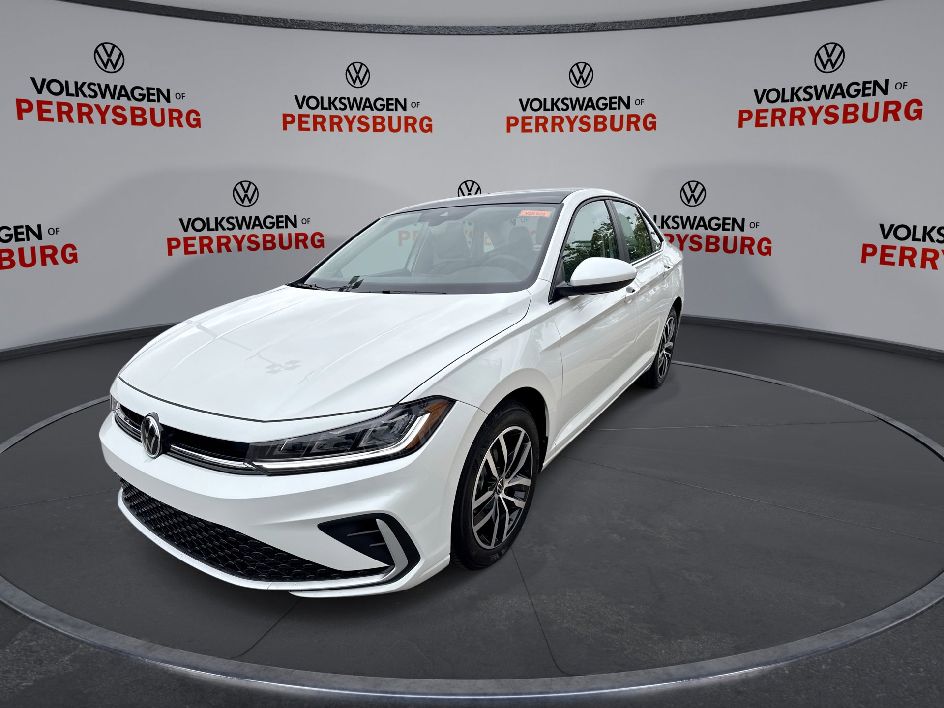 2025 Volkswagen Jetta SE photo 4