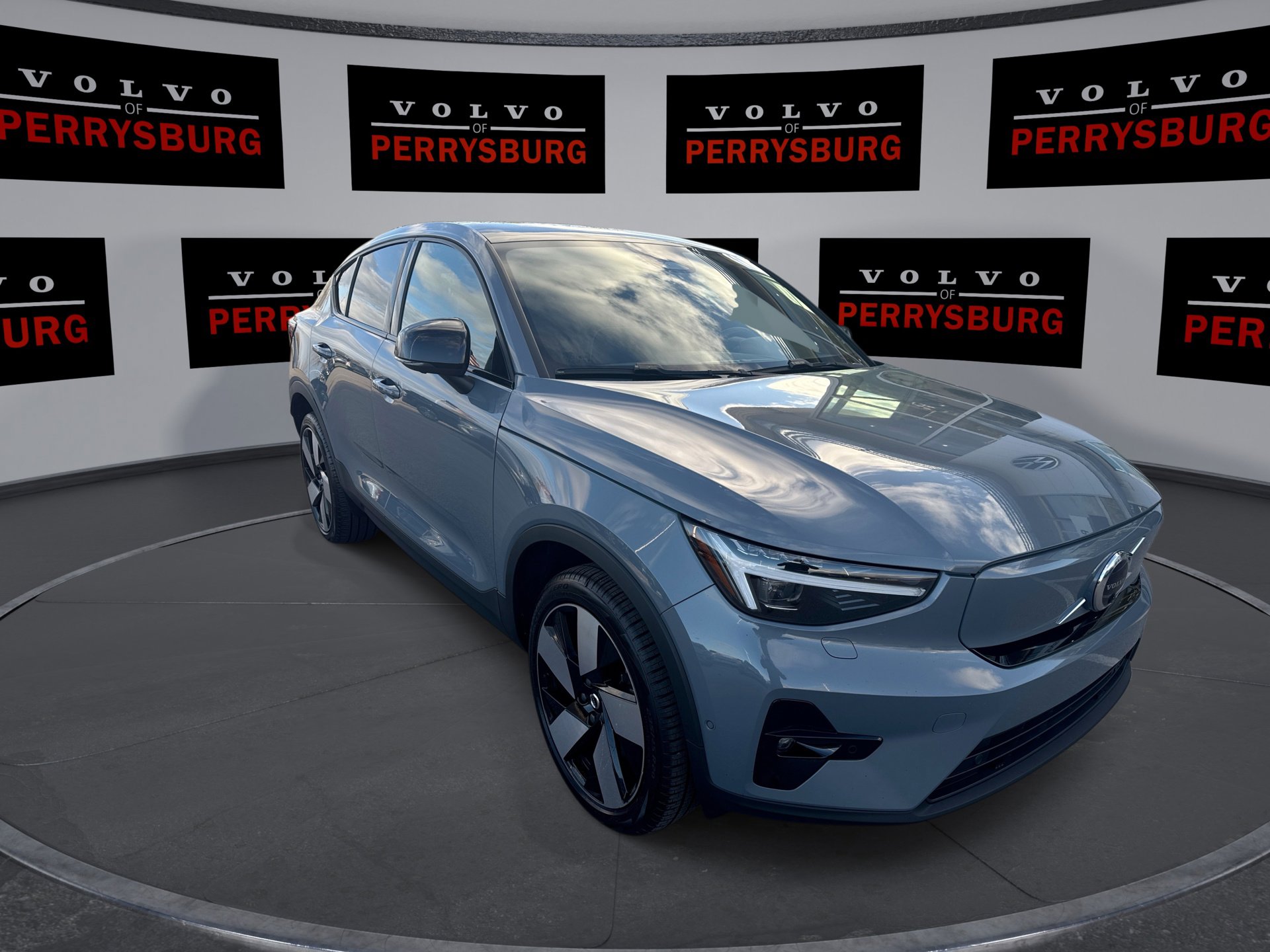 2023 Volvo C40 Recharge Ultimate photo 2