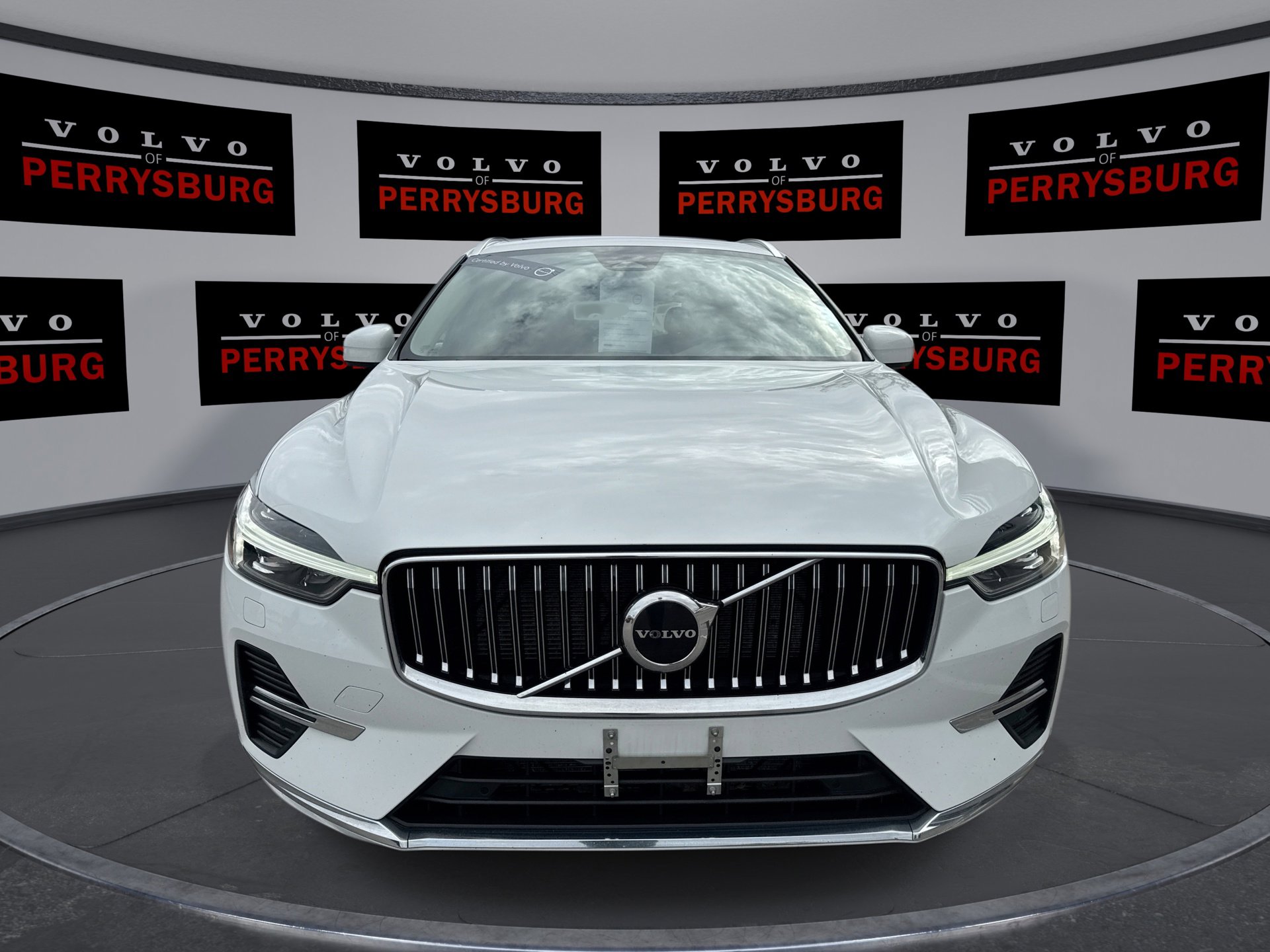 2022 Volvo XC60 B5 Inscription photo 3