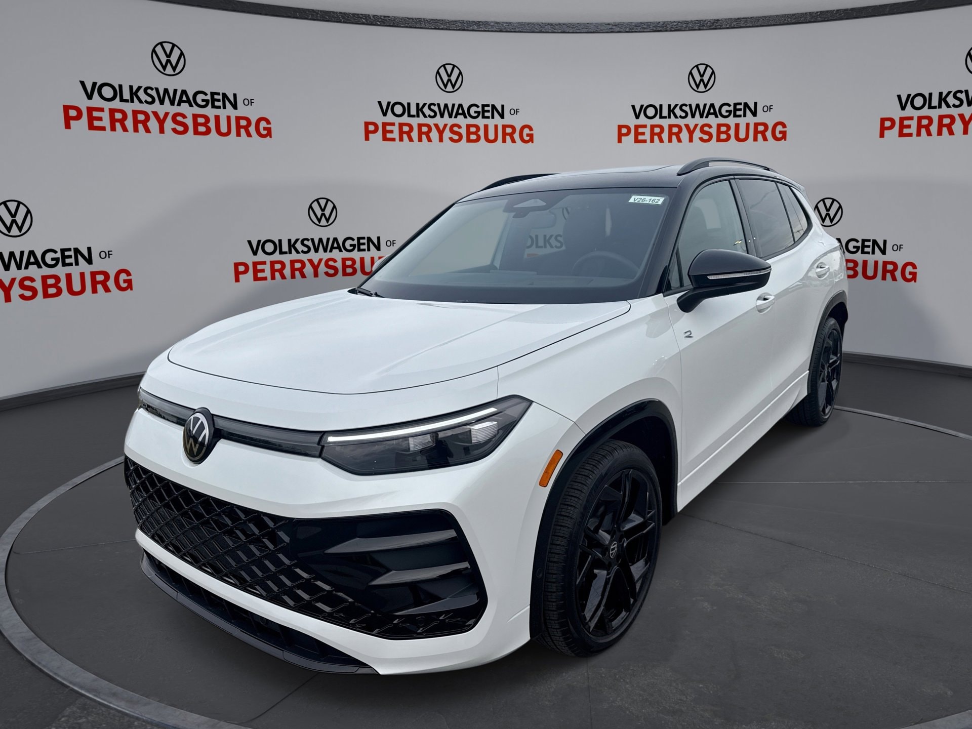 2026 Volkswagen Tiguan SE R-LINE BLACK's photo