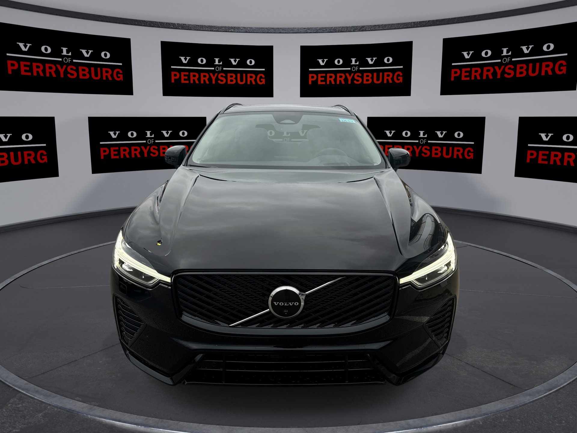 2026 Volvo XC60 B5 photo 3