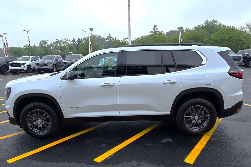 New 2025 GMC Acadia FWD Elevation FWD Elevation