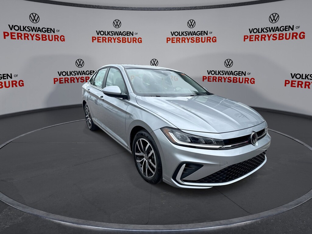 New 2025 Volkswagen Jetta SE w/ Sunroof Package SE Auto