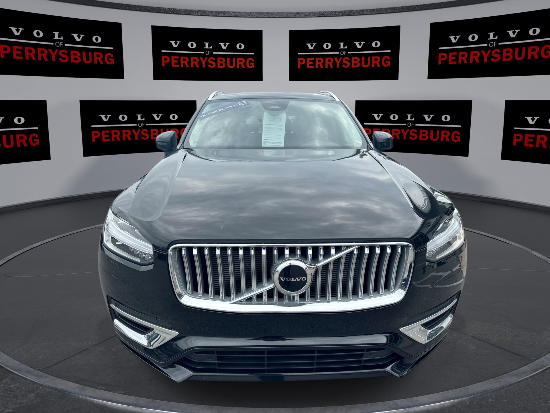 2025 Volvo XC90 T8 AWD Core photo 3