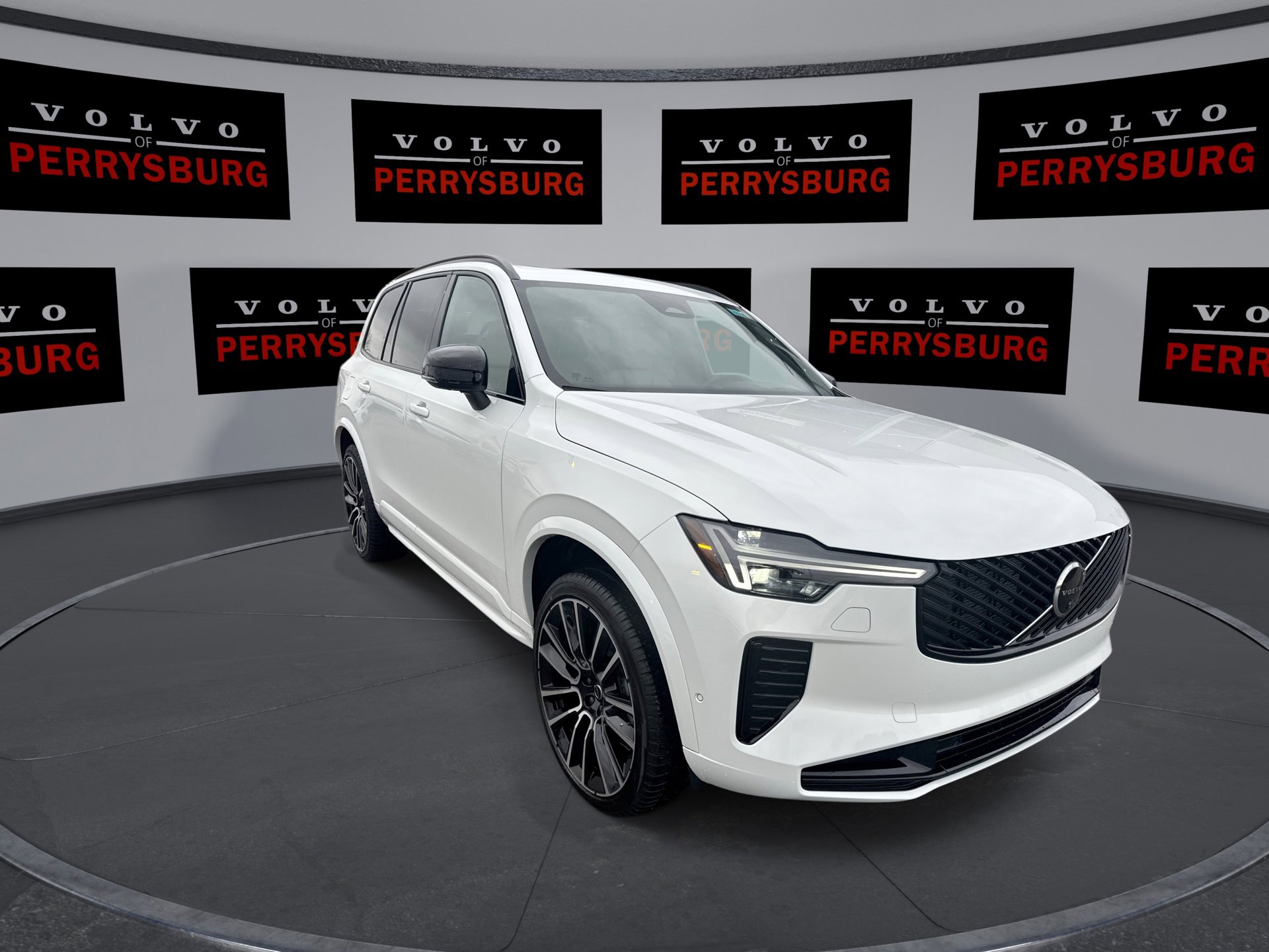 2026 Volvo XC90 AWD photo 2