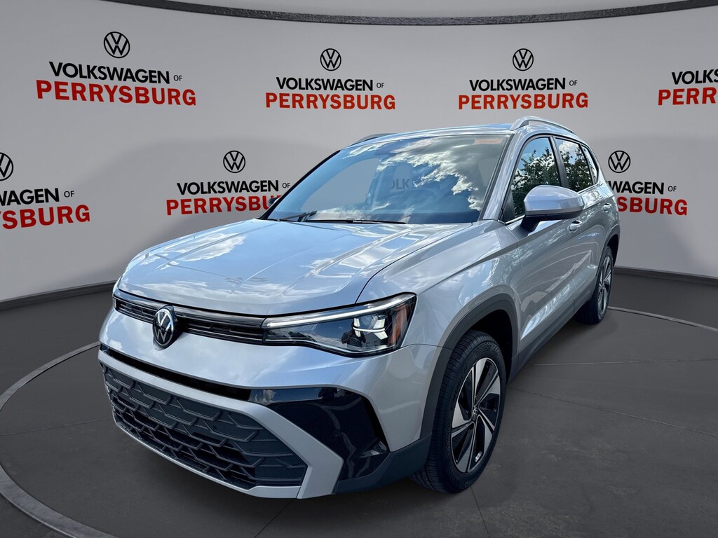 New 2025 Volkswagen Taos SE AWD w/ Sunroof Package SE AWD