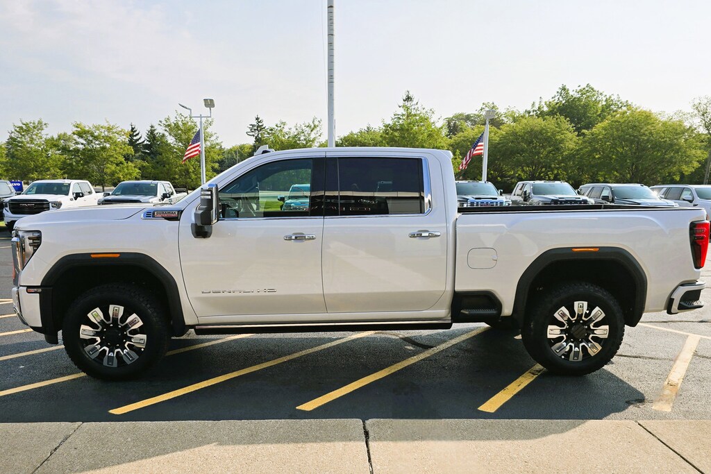 New 2025 GMC Sierra 2500HD Denali 4WD Crew Cab 159 Denali