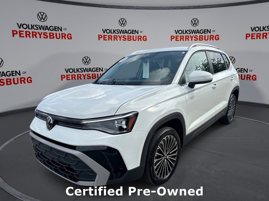 Used 2025 Volkswagen Taos SE w/ IQ Drive SE FWD