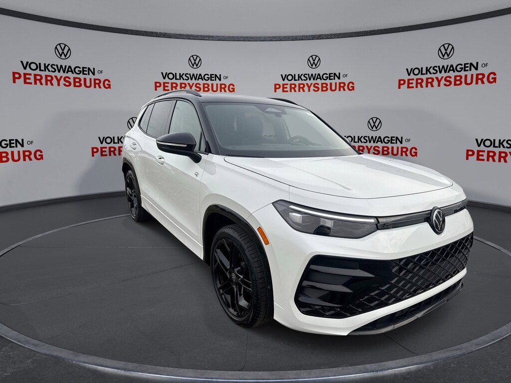 New 2026 Volkswagen Tiguan SE R-Line Black FWD SE R-Line Black FWD