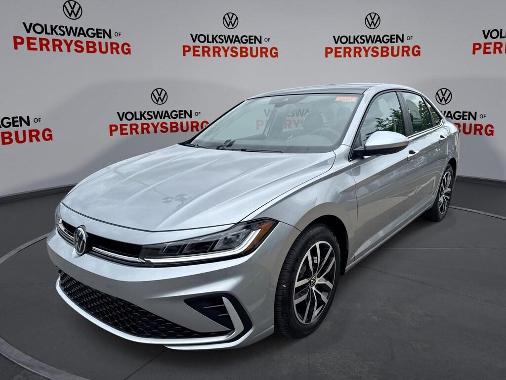 New 2025 Volkswagen Jetta SE w/ Sunroof Package SE Auto