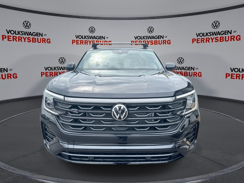 New 2026 Volkswagen Atlas Cross Sport SEL R-Line Black AWD SEL R-Line Black AWD
