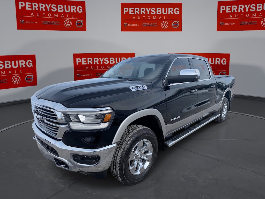 Used 2019 Ram 1500 Laramie 4WD Crew w/ Advanced Safety Tech & Panoram Laramie 4x4 Crew Cab 64 Box