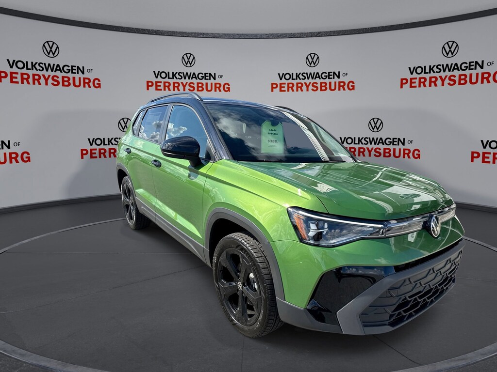 New 2025 Volkswagen Taos SE Black AWD SE Black AWD