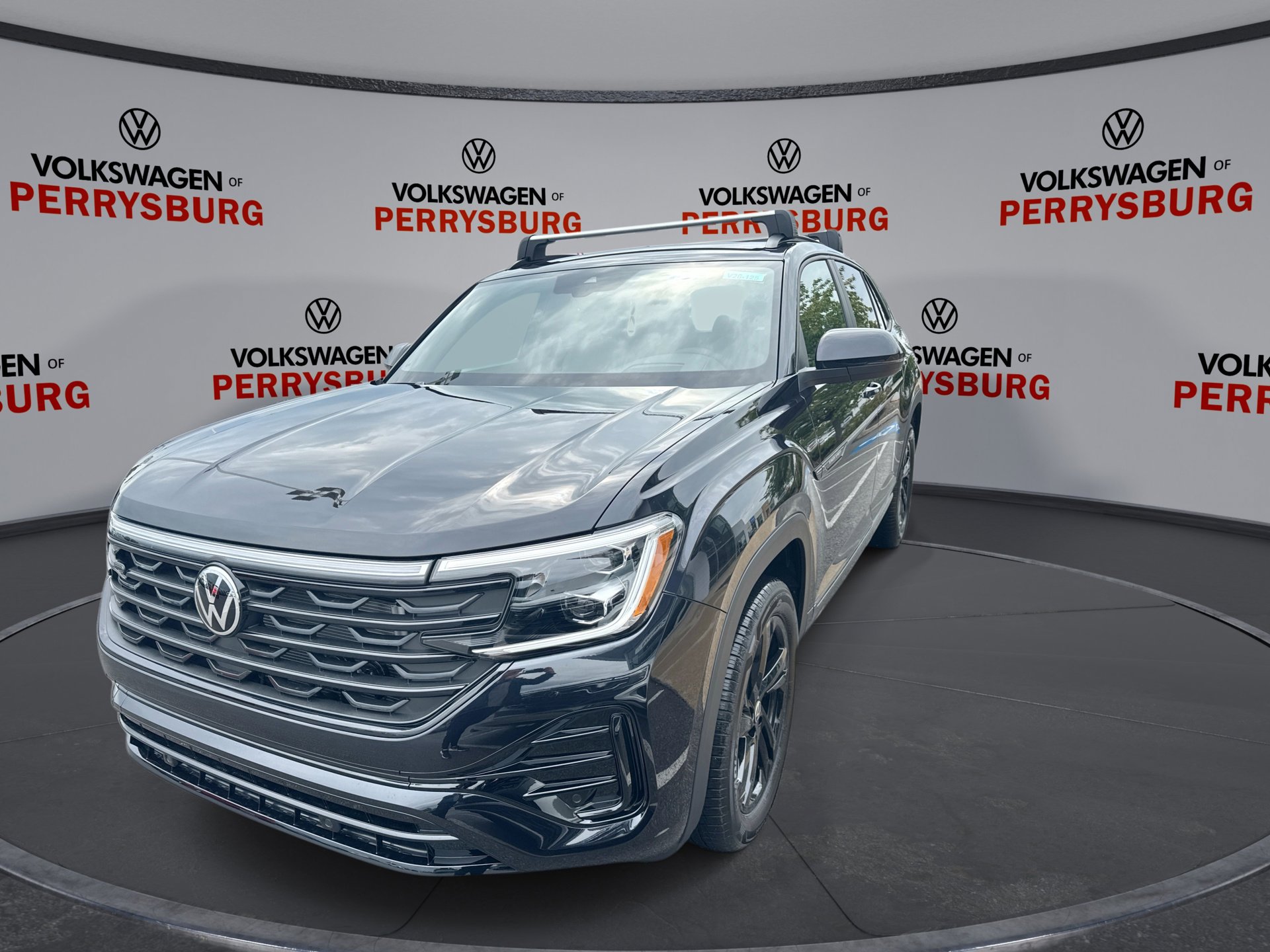 2026 Volkswagen Atlas Cross Sport SEL R-Line photo 3