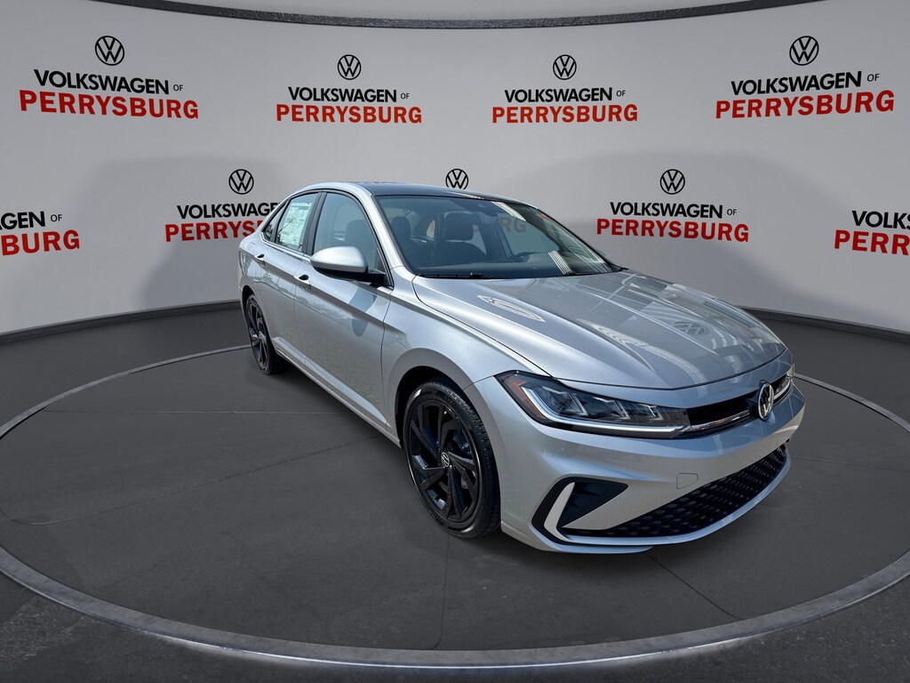 New 2025 Volkswagen Jetta SE Auto W/ Sunroof Package & Black Wheel Package SE Auto