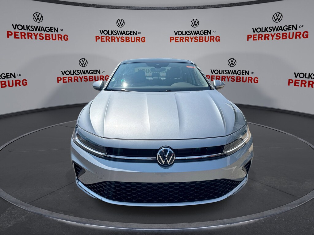 New 2025 Volkswagen Jetta SE Auto W/ Sunroof Package & Black Wheel Package SE Auto