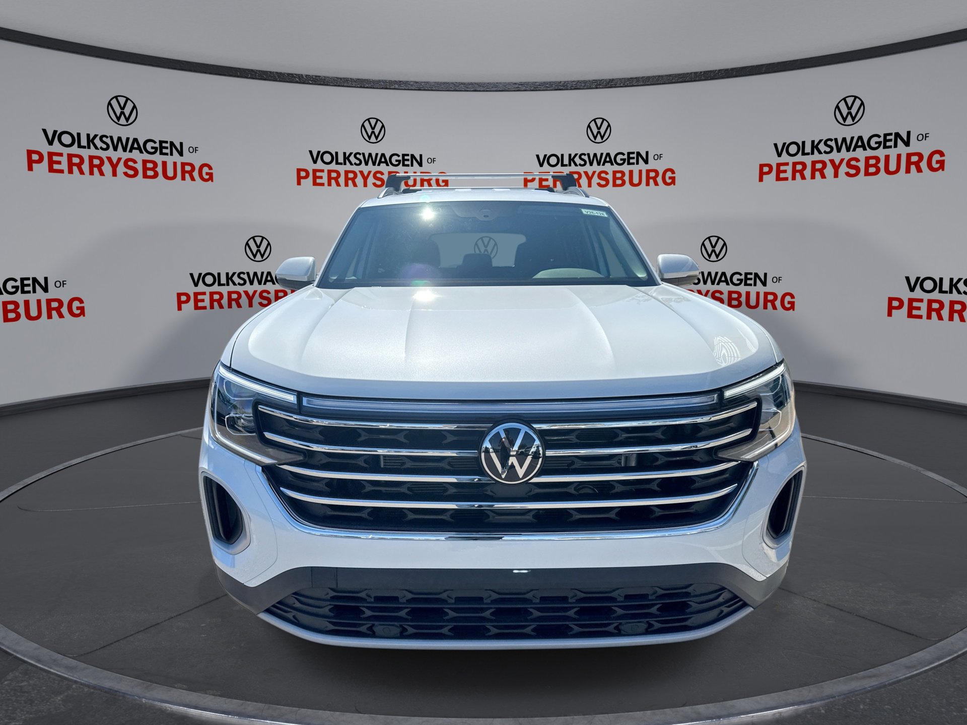 2026 Volkswagen Atlas SE photo 2