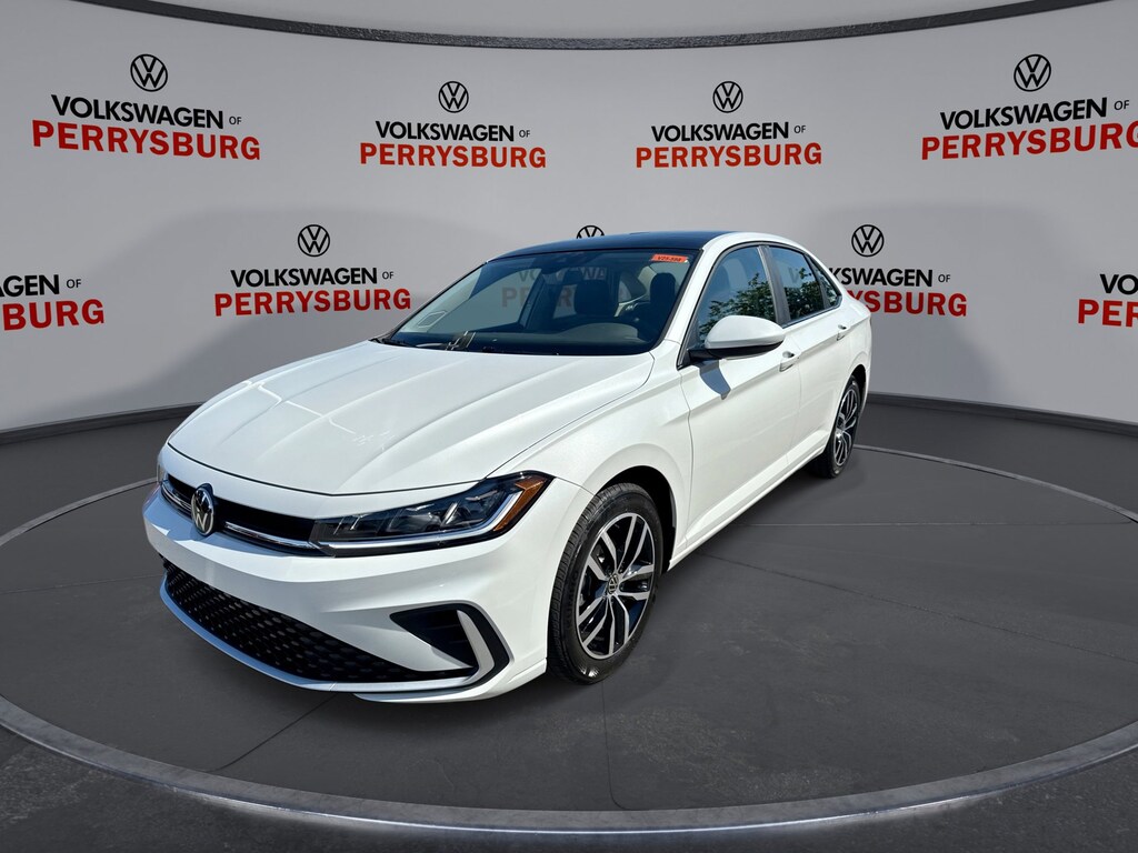 New 2025 Volkswagen Jetta SE Auto w/ Sunroof Package SE Auto