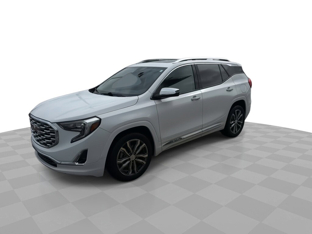 Used 2019 GMC Terrain Denali w/ Driver Alert Pkg II & Panoramic Moon FWD Denali
