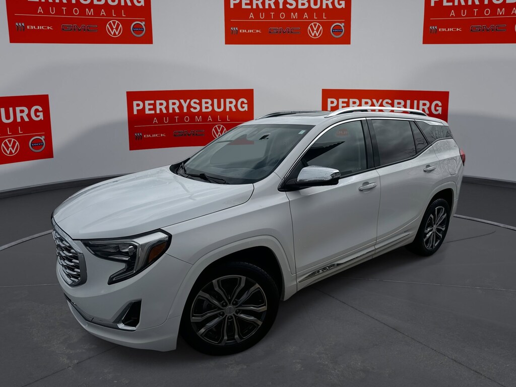 Used 2019 GMC Terrain Denali w/ Driver Alert Pkg II & Panoramic Moon FWD Denali