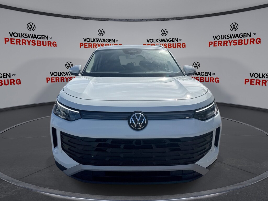 New 2025 Volkswagen Tiguan SE AWD w/ Panoramic Sunroof Package SE AWD