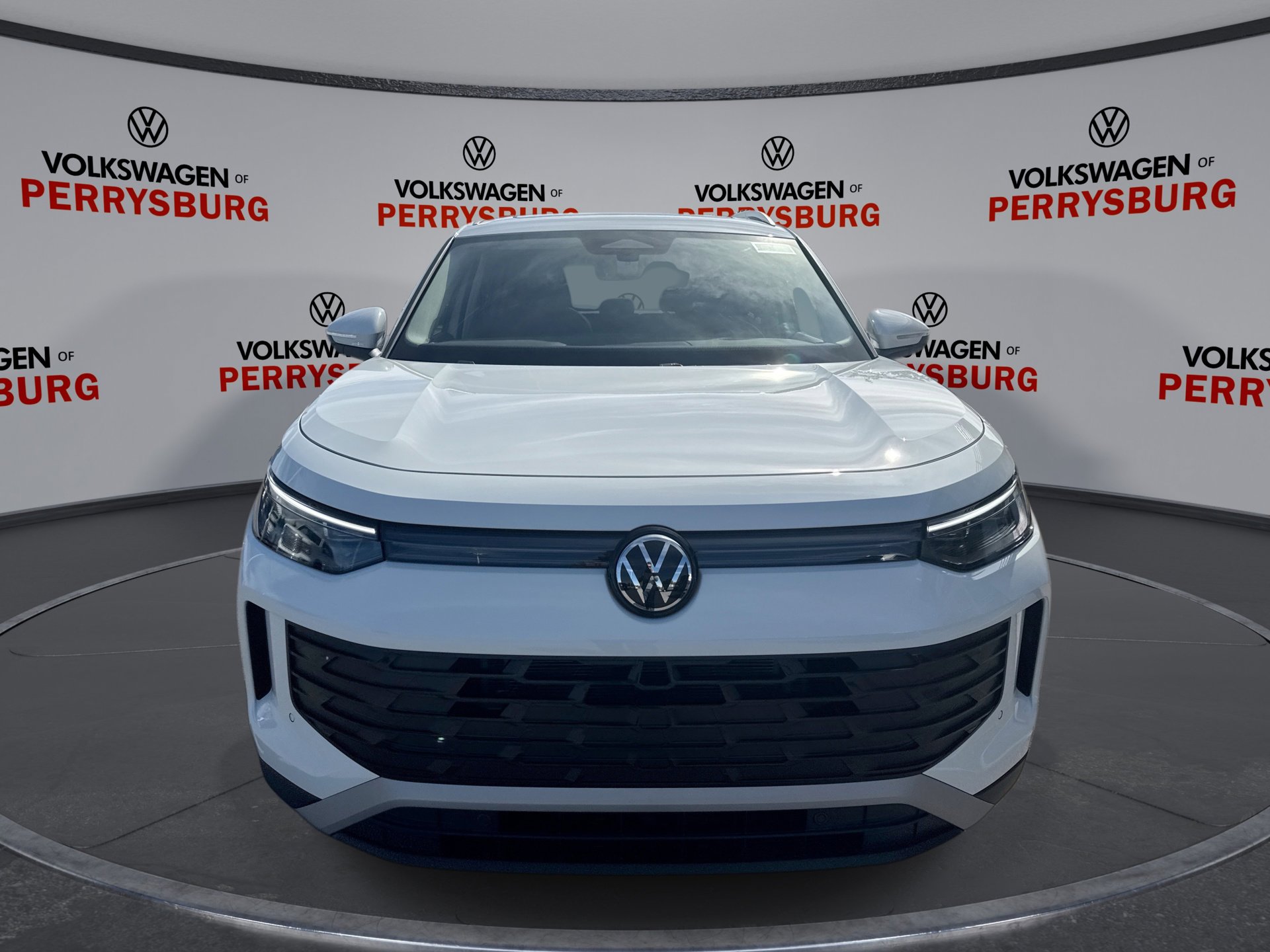 2025 Volkswagen Tiguan SE photo 3