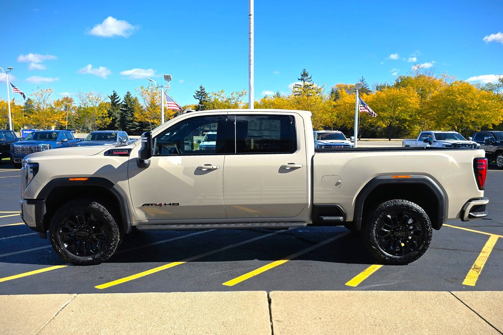 New 2026 GMC Sierra 2500HD AT4 4WD Crew Cab 159 AT4