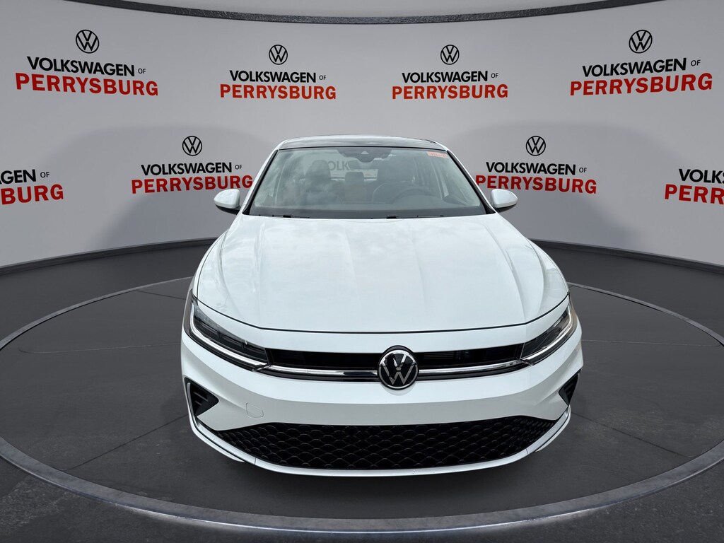 New 2025 Volkswagen Jetta SE Auto w/ Sunroof Package SE Auto