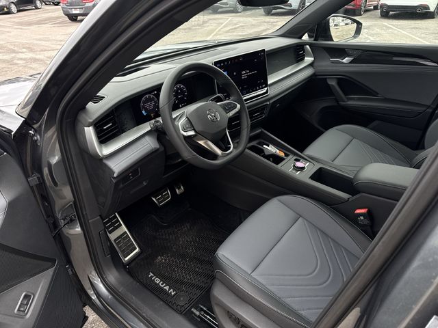 2026 Volkswagen Tiguan SE R-LINE BLACK - Photo 10