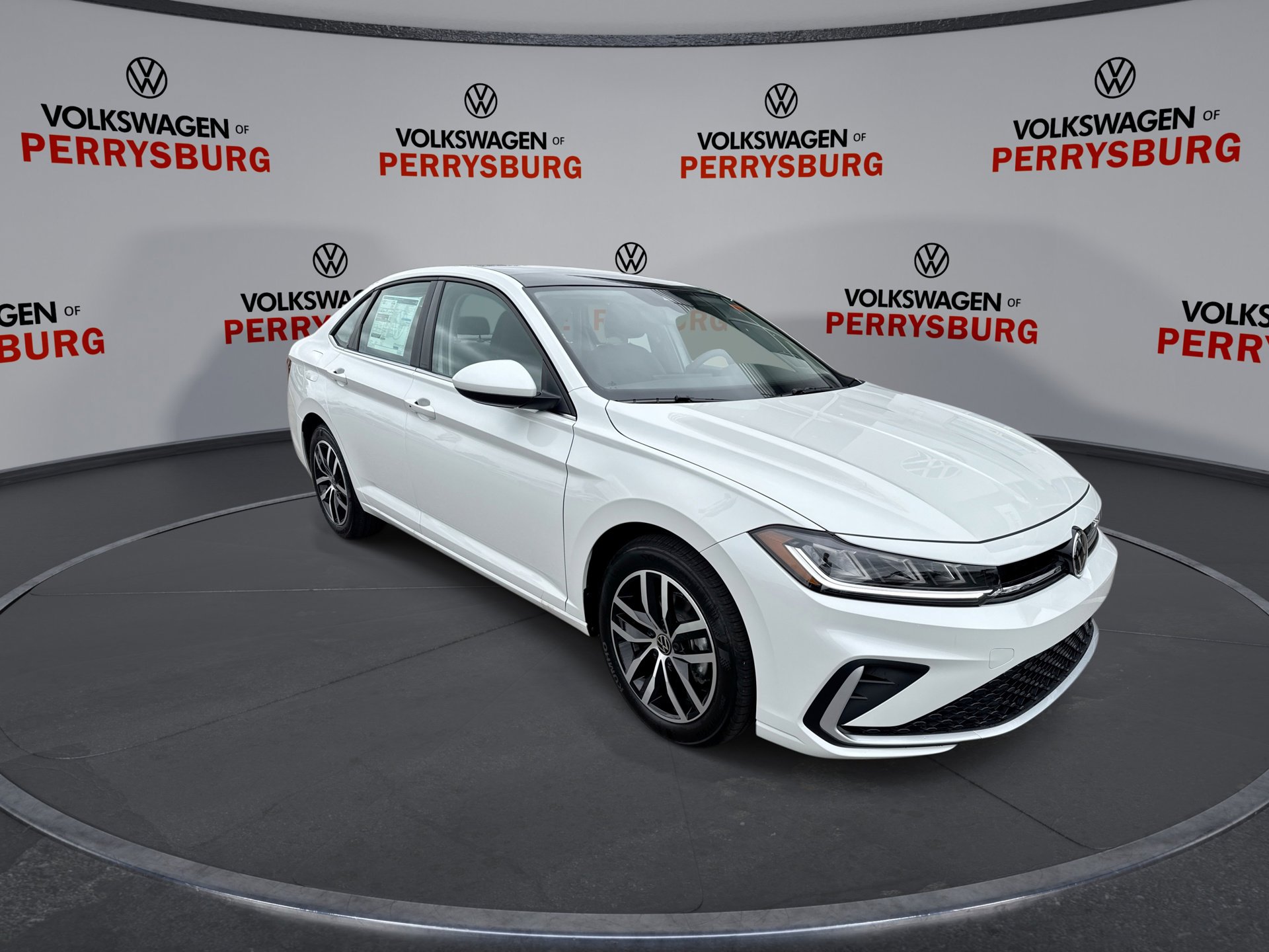 2025 Volkswagen Jetta SE photo 2