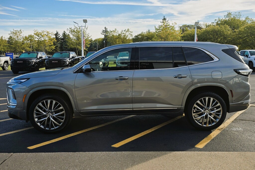 New 2026 Buick Enclave Avenir Avenir