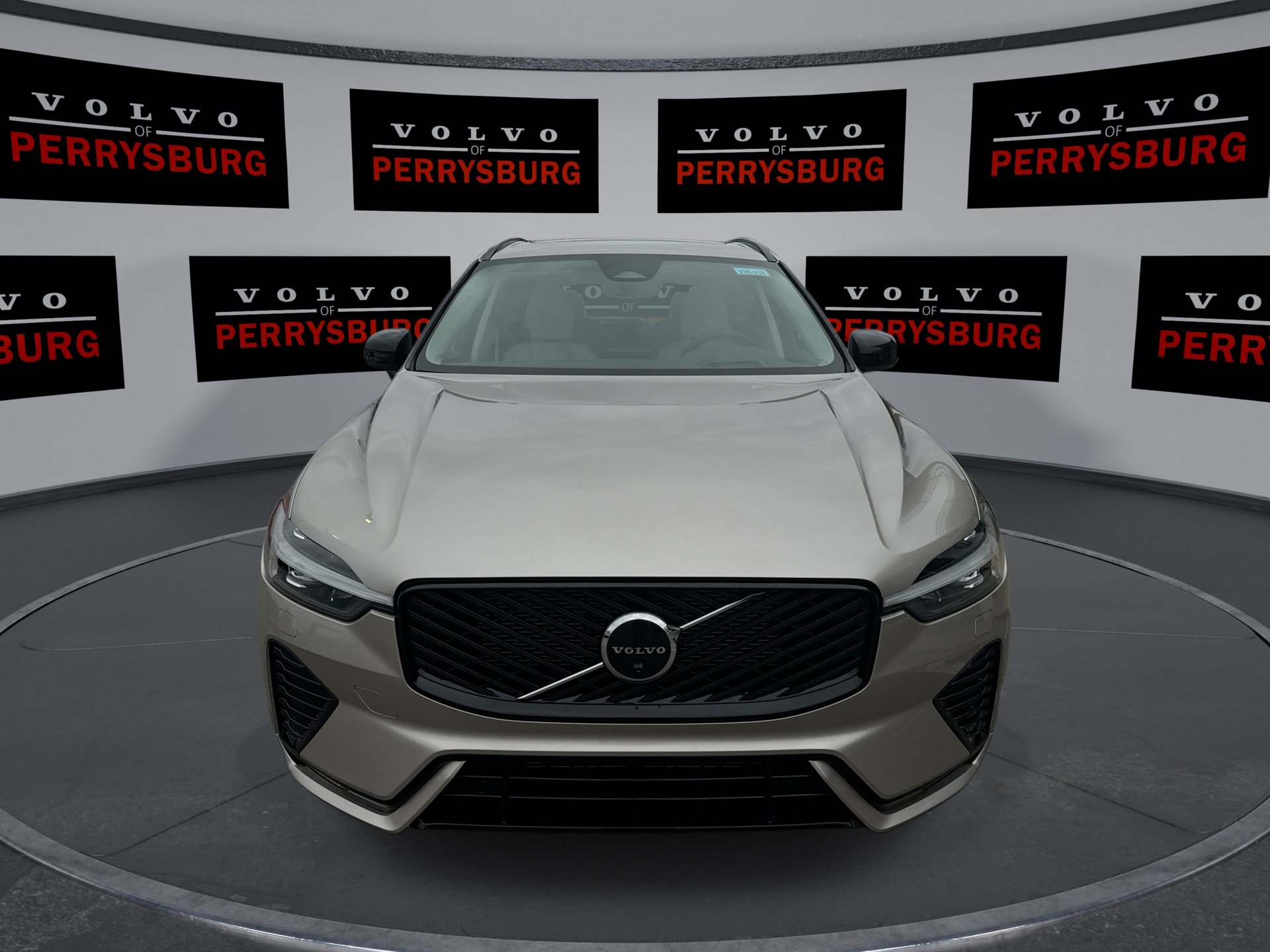 2026 Volvo XC60 B5 photo 3