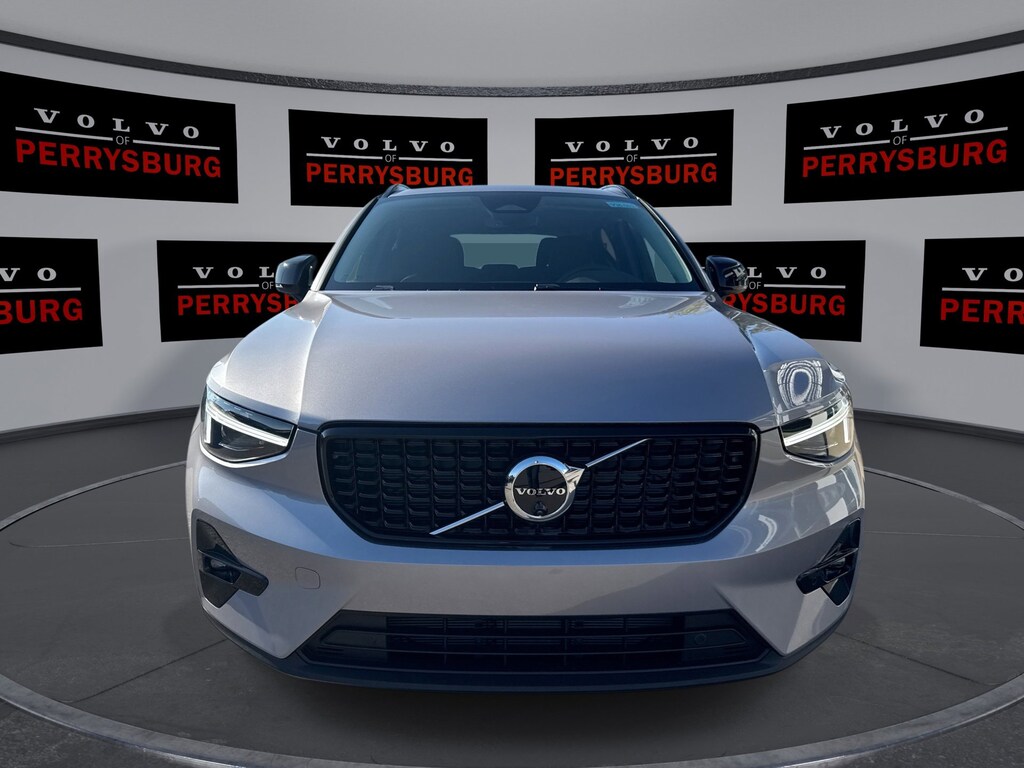 New 2026 Volvo XC40 Plus B5 AWD Plus