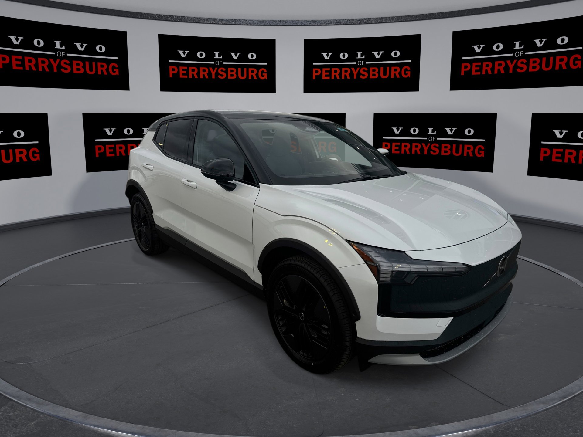 2026 Volvo EX30 Ultra photo 2