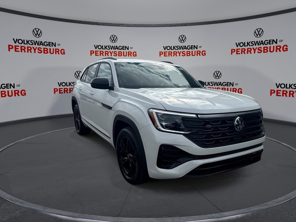 New 2026 Volkswagen Atlas Cross Sport SEL R-Line Black AWD SEL R-Line Black AWD