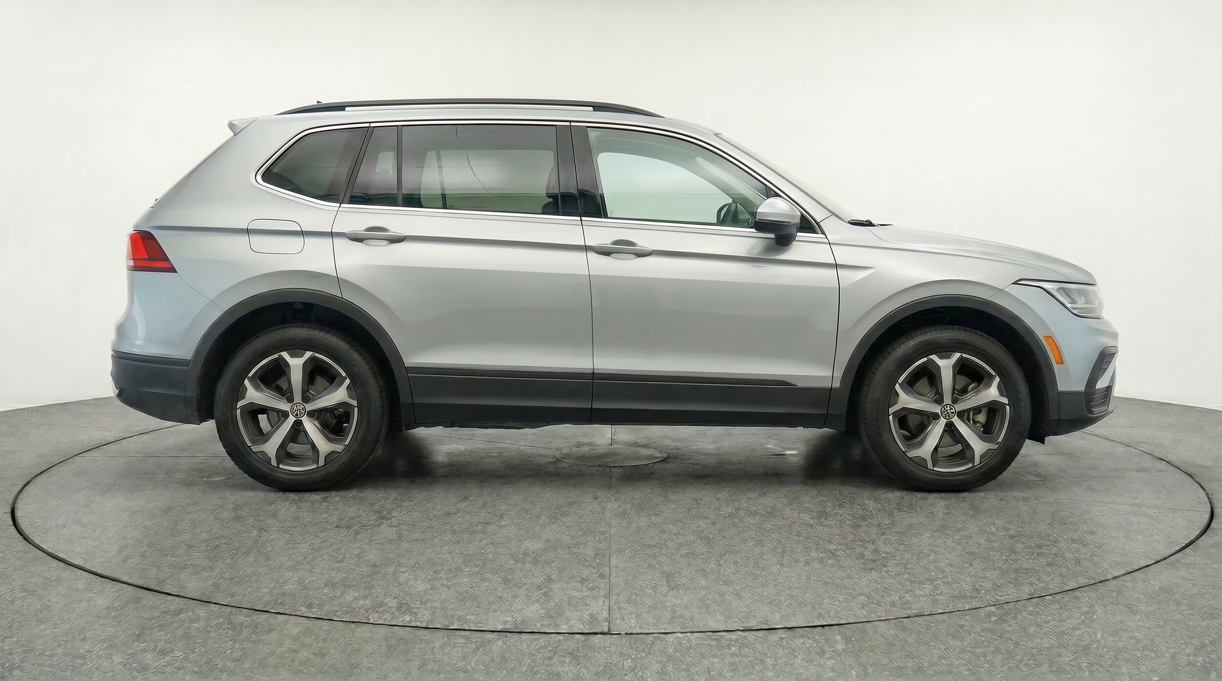 Thumbnail: 2026 Volkswagen Tiguan - 8