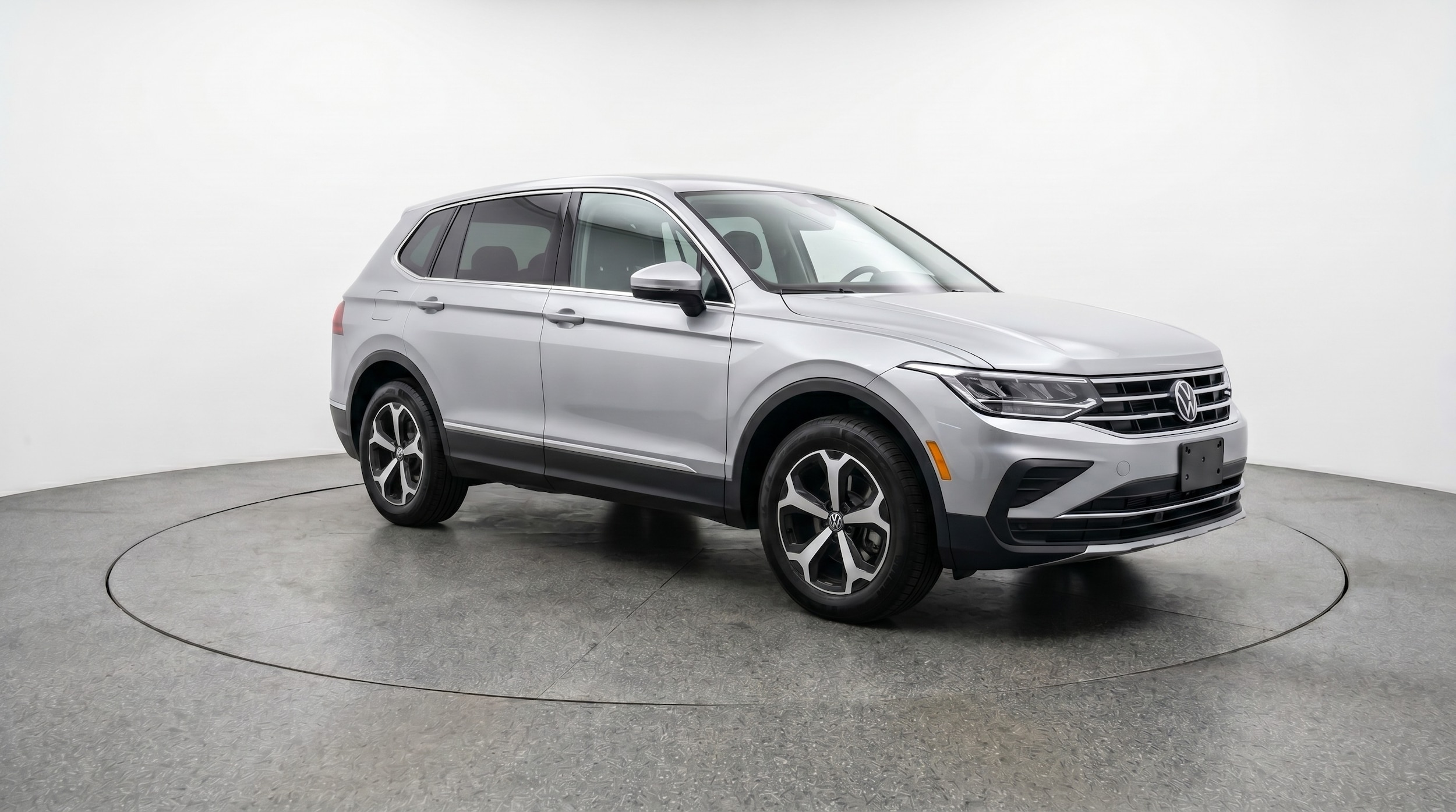 Thumbnail: 2026 Volkswagen Tiguan - 1