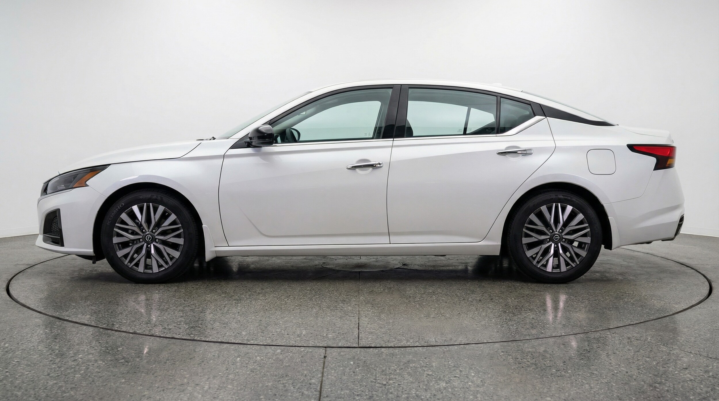 Thumbnail: 2025 Nissan Altima - 4