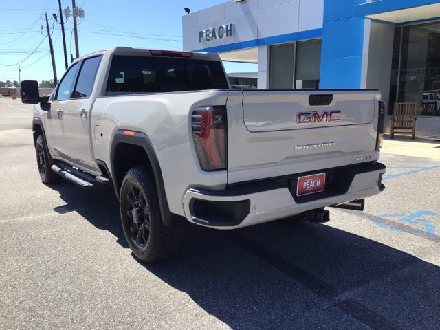 2026 GMC Sierra 2500HD AT4 - Photo 3