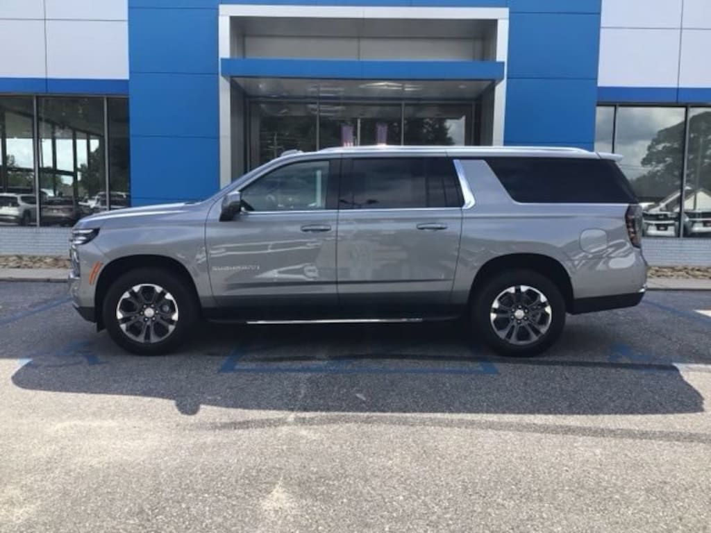 New 2026 Chevrolet Suburban LT SUV