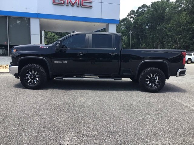 2024 Chevrolet Silverado 2500HD LT photo 3