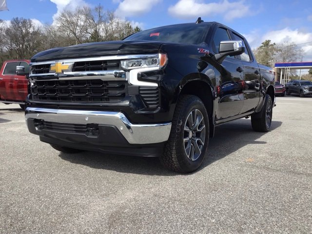 2025 Chevrolet Silverado 1500 LT photo 2