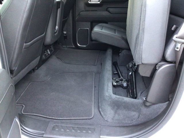 2024 GMC Sierra 1500 SLT - Photo 24