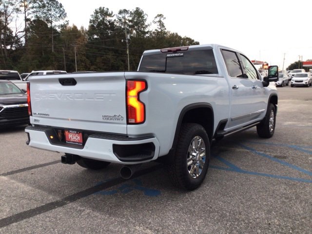 2026 Chevrolet Silverado 2500HD High Country photo 4