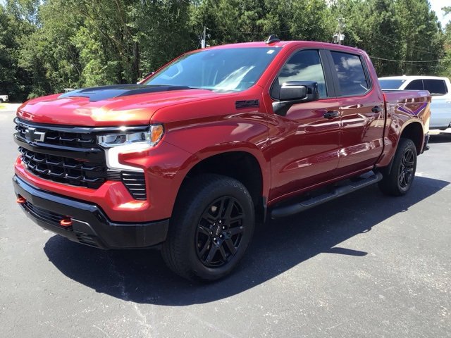 2024 Chevrolet Silverado LT photo 2