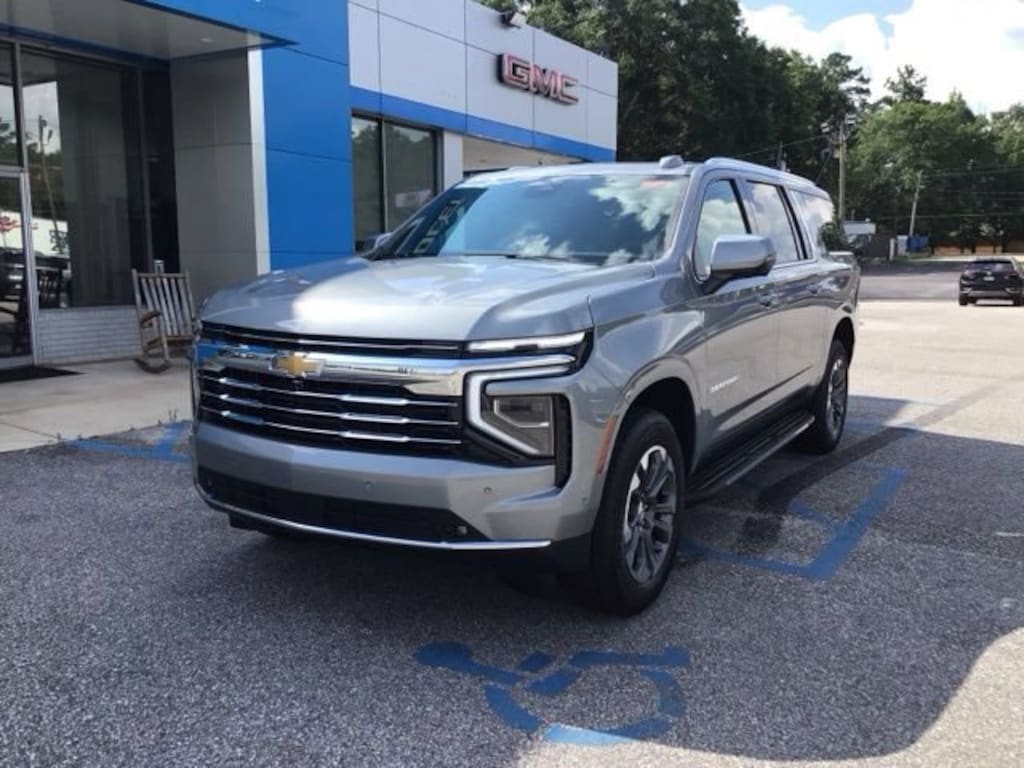 New 2026 Chevrolet Suburban LT SUV