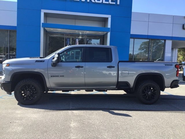 2026 Chevrolet Silverado 2500HD LT photo 3