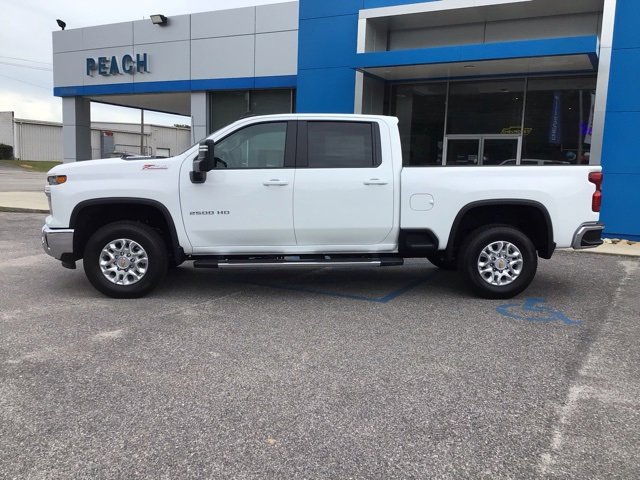 2026 Chevrolet Silverado 2500HD LT photo 3
