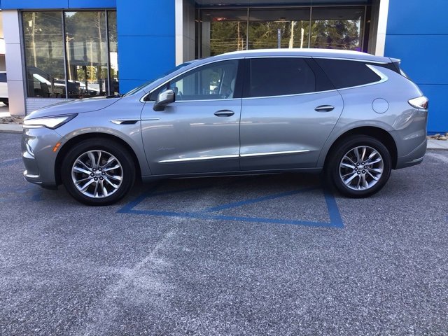 2024 Buick Enclave Avenir photo 3