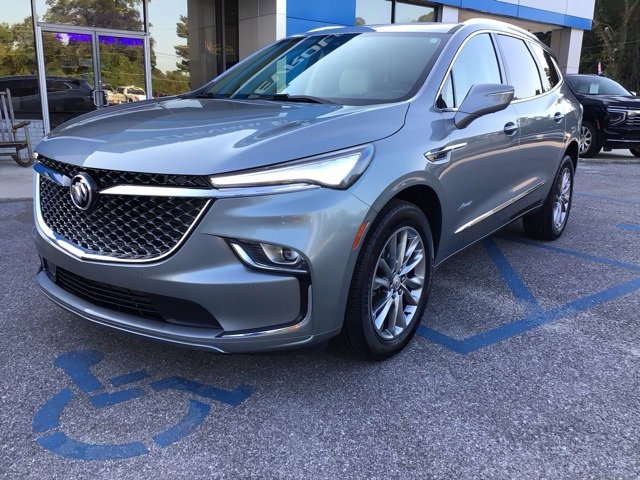 2024 Buick Enclave Avenir photo 2